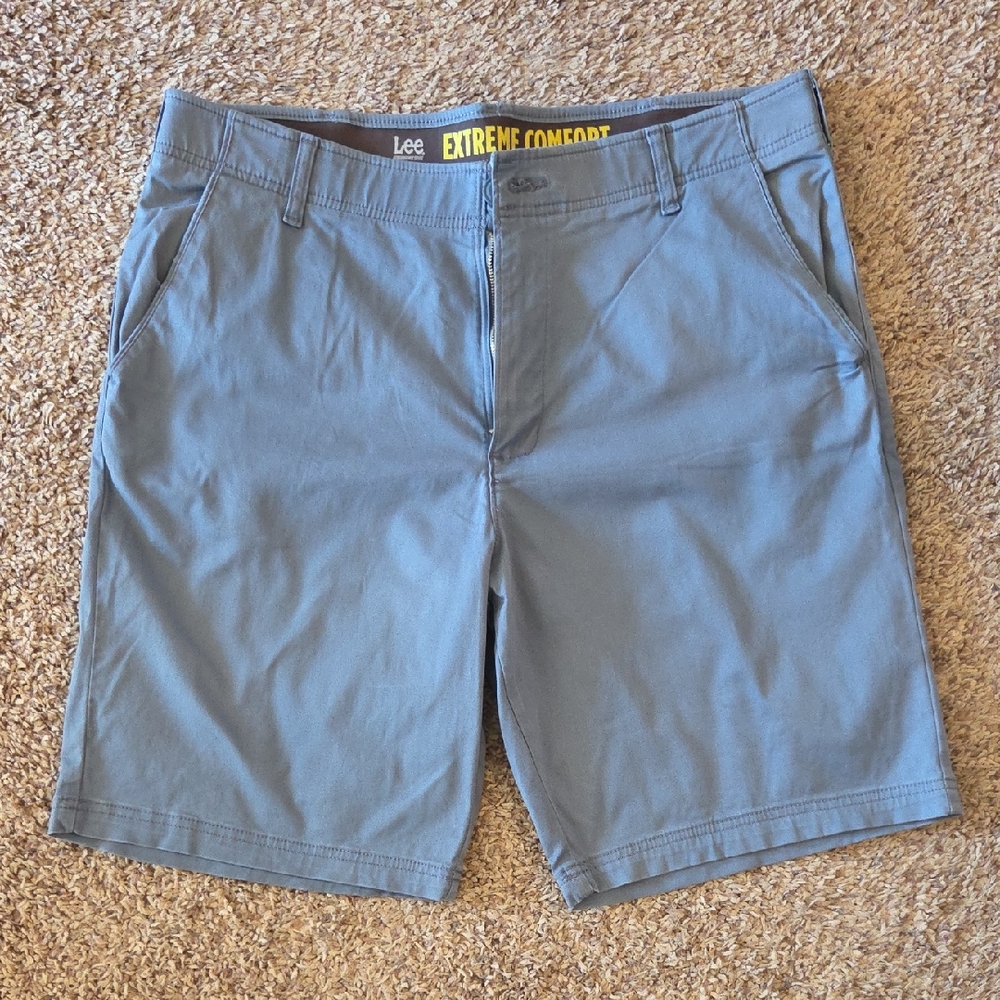 *NEVER WORN* Lee Men's Flat Front Blue Shorts, Size 36